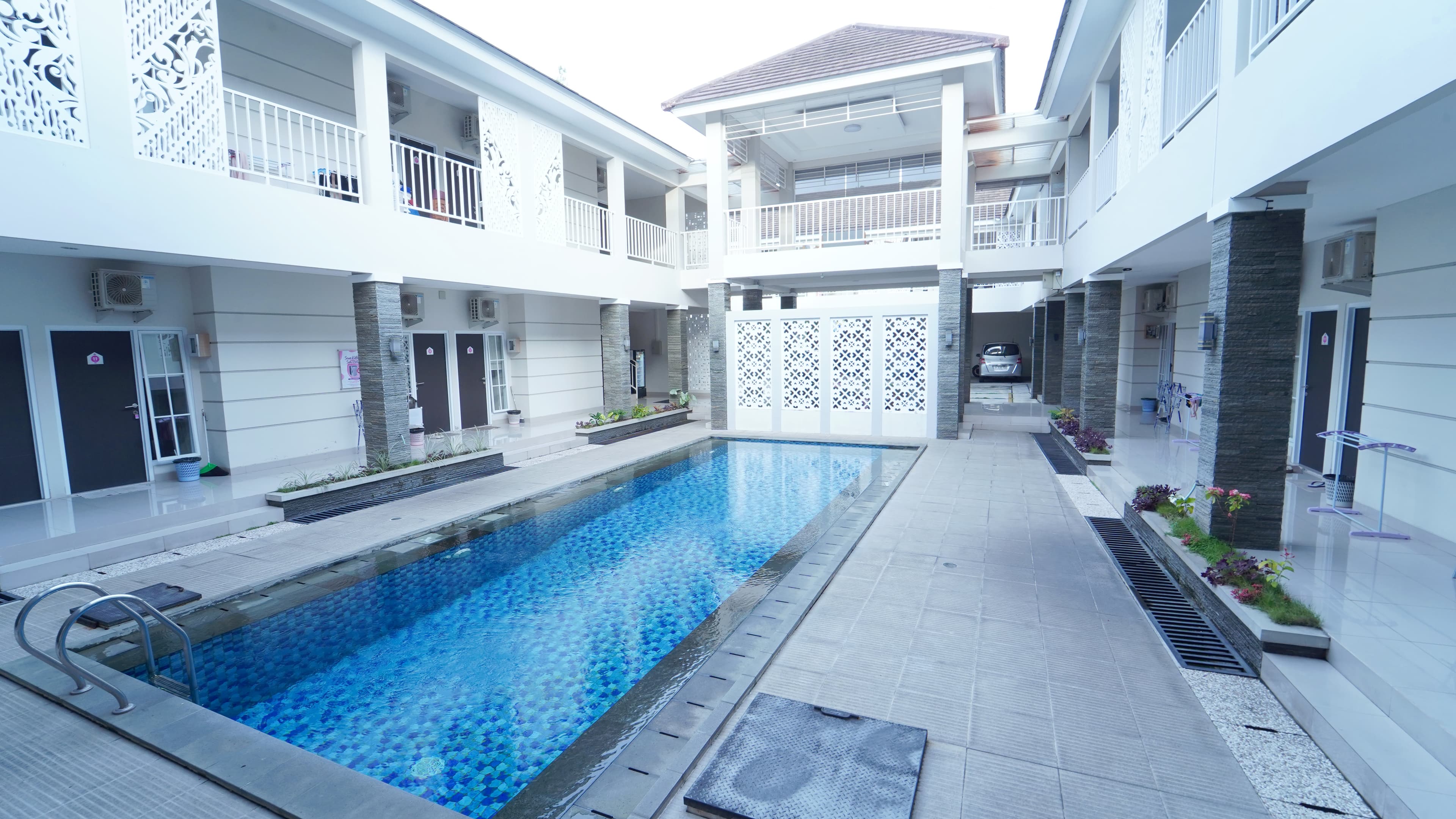 Dzawani Rajawali - foto 2