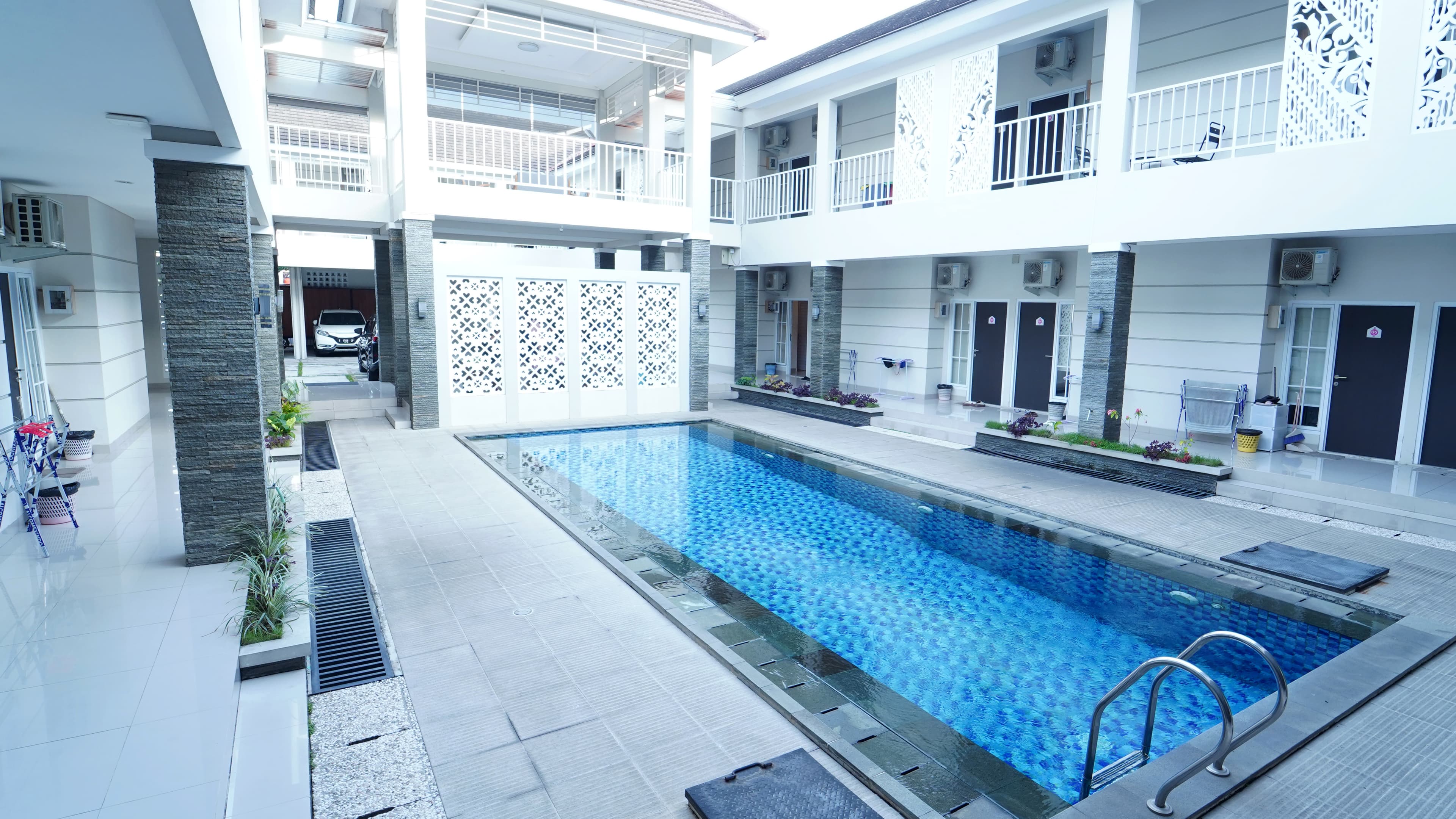 Dzawani Rajawali - foto 3